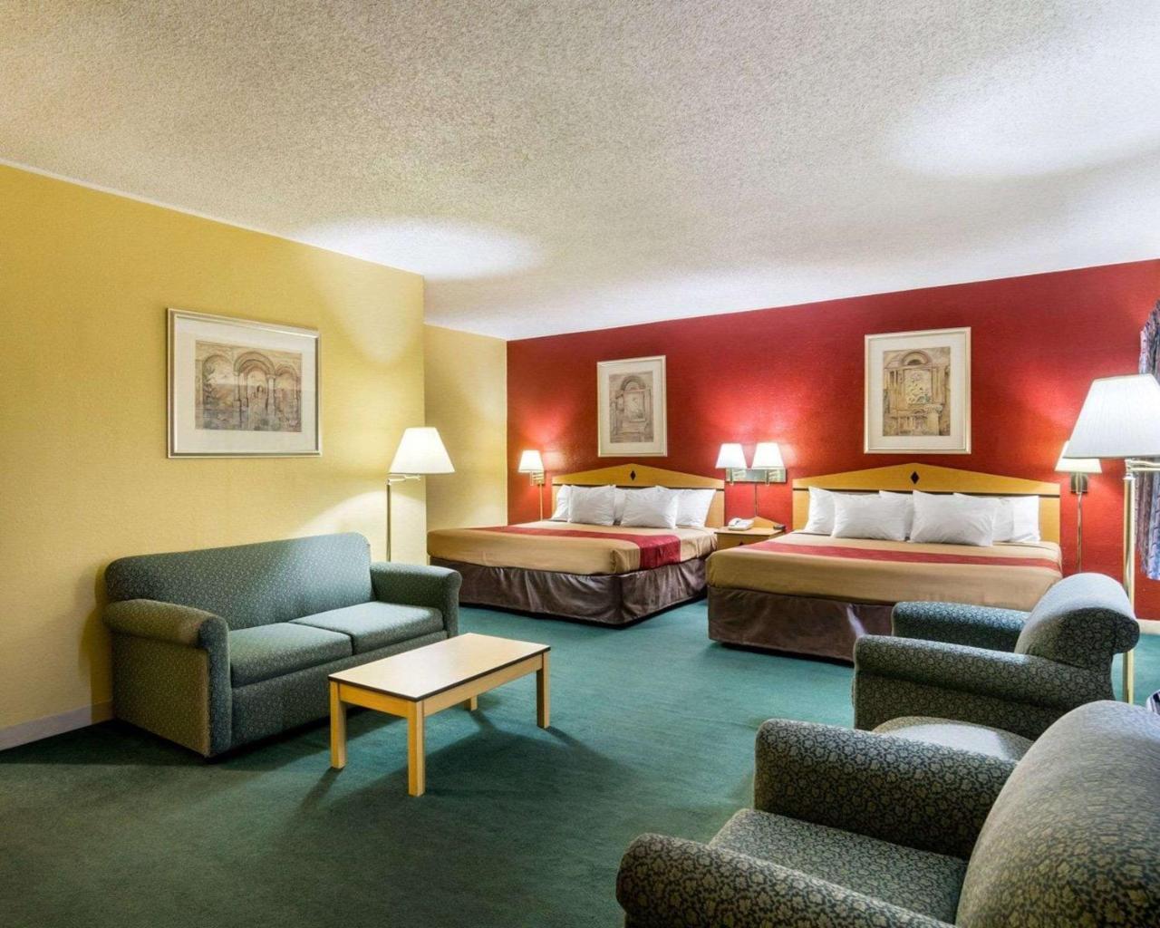 Econo Lodge Topeka Exterior photo